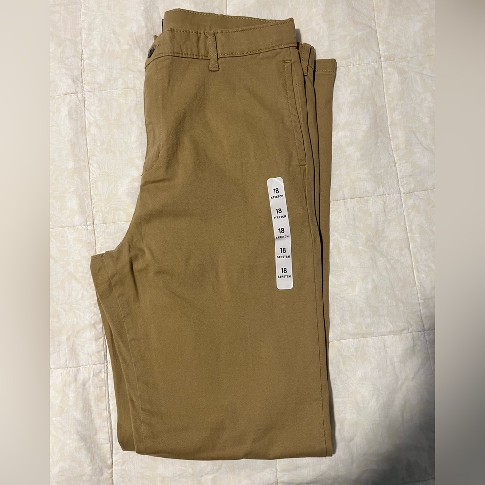 The Children's Place Boys Uniform Stretch Straight Chino Pants size 18 - tan